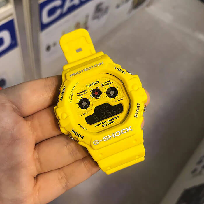 Casio Casio G-Shock DW-5900RS-9  — детали корпуса и пластик