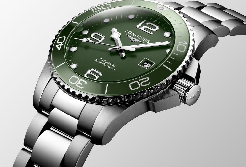 Longines L37824066 мужские часы застежка крупным планом