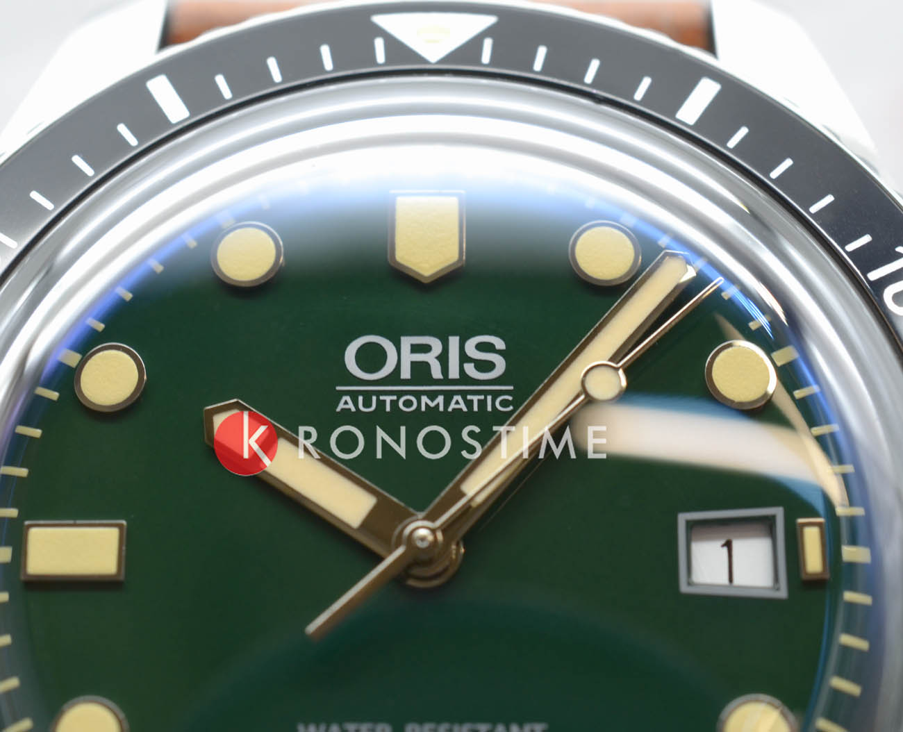 Oris Oris Divers Sixty‑Five 01 733 7720 4057-07 5 21 45, divers швейцария мужские часы на браслете кожаный боковой вид