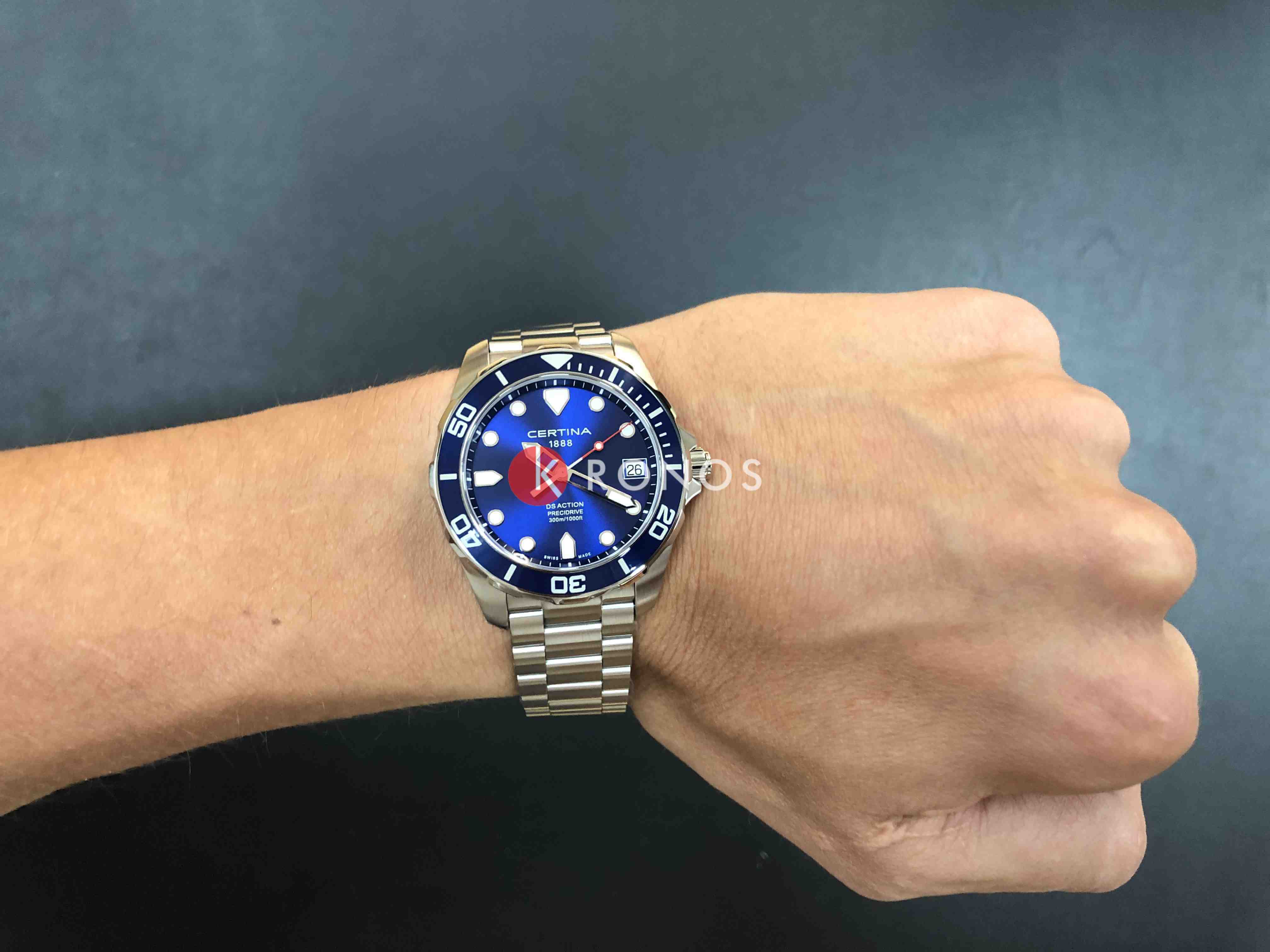 Certina Certina DS Action C032.410.11.041.00 кварцевые мужские часы часы крупный план синий циферблата