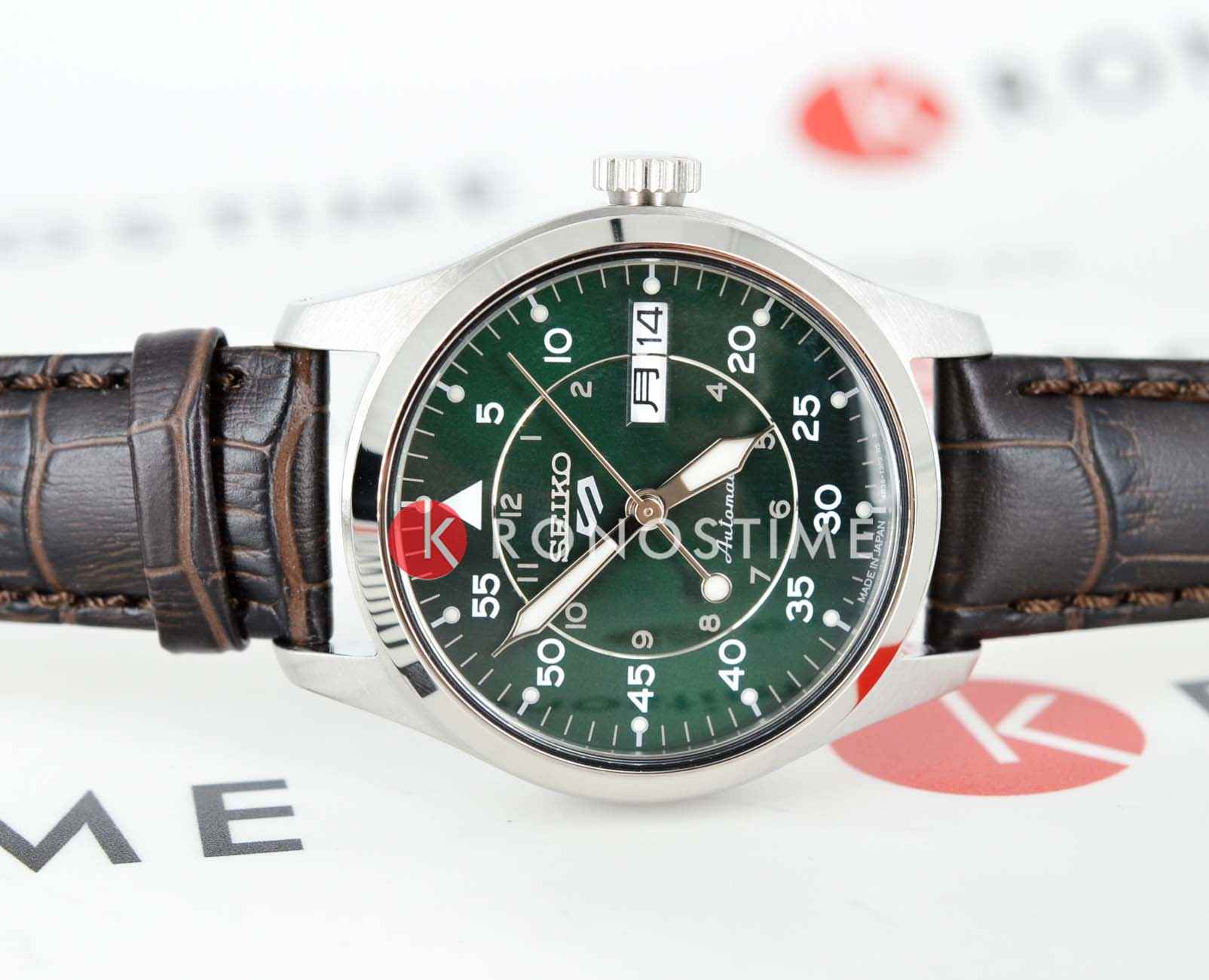 Seiko Seiko 5 Sports SRPJ89K1 , наручные мужские часы фото под углом