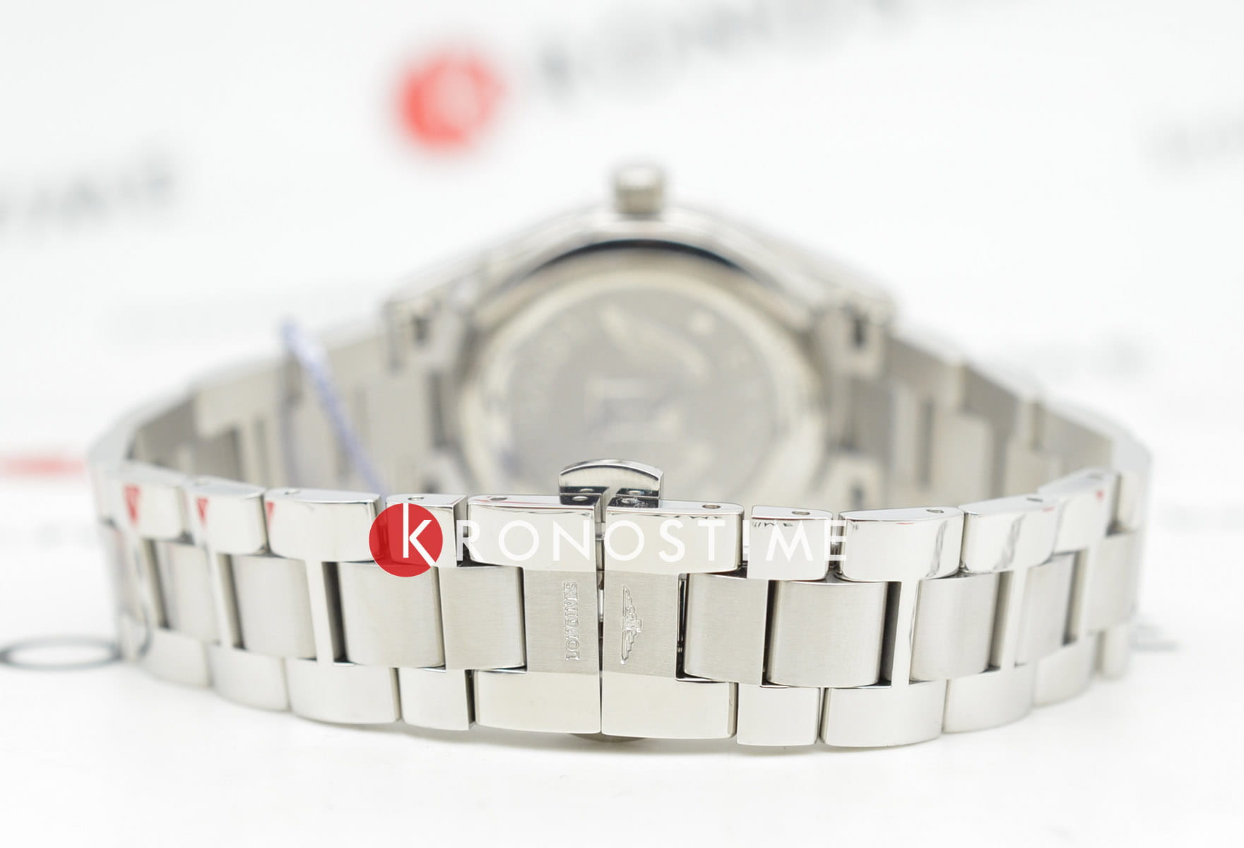 Longines Longines Conquest Classic L2.386.4.88.6 кварцевые женские часы часы крупный план перламутровый циферблата