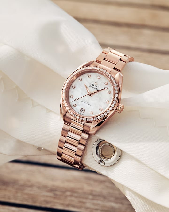 Omega Omega Seamaster Aqua Terra 220.55.34.20.55.001 Aqua Terra, наручные женские часы фото под углом