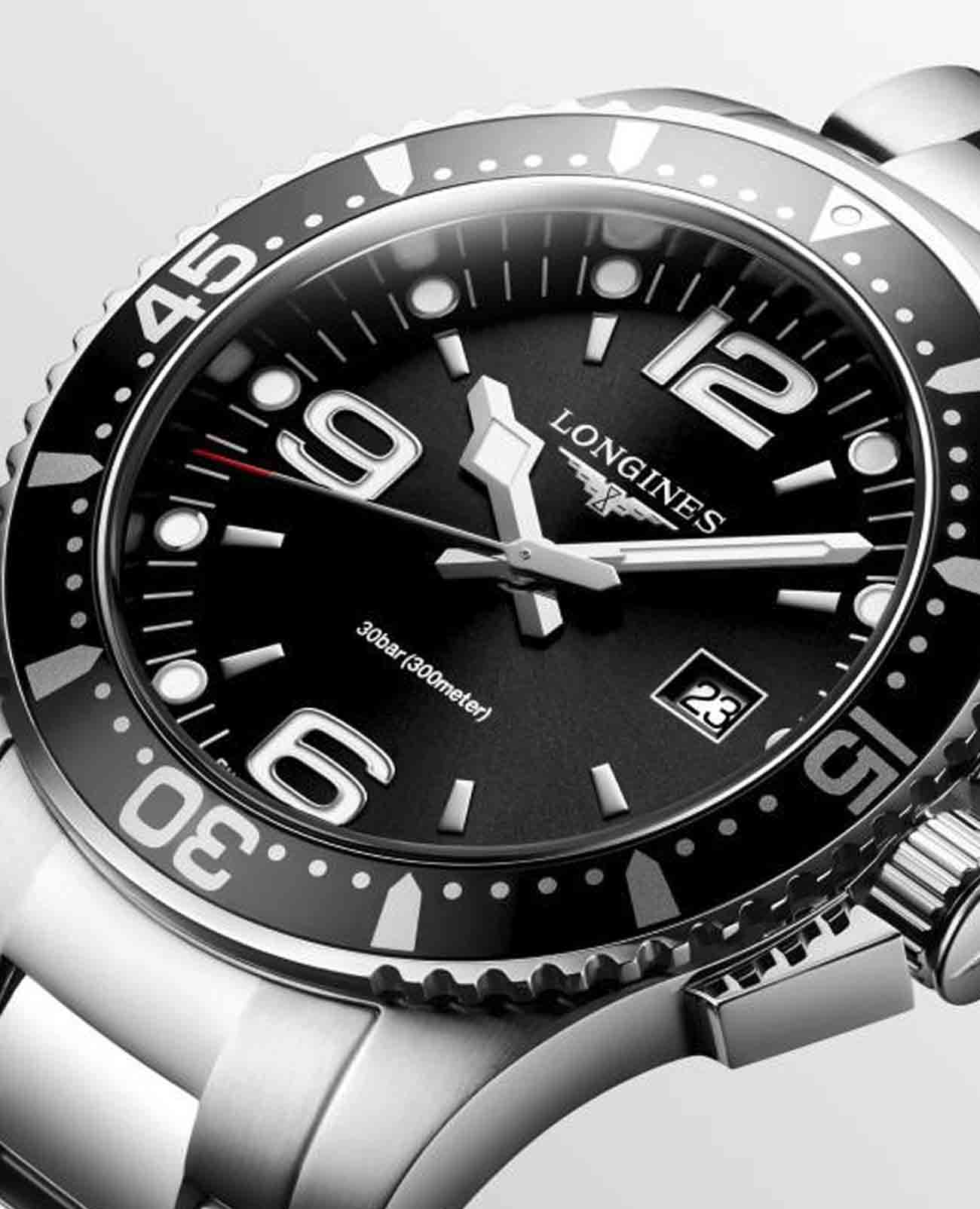 Longines Longines HydroConquest L3.730.4.56.6 , наручные мужские часы фото под углом