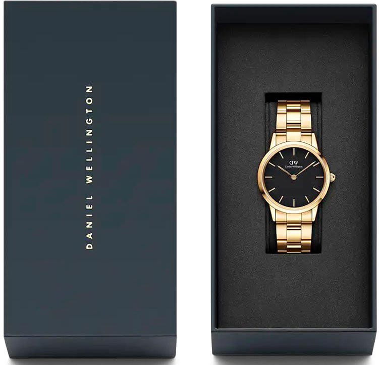 Daniel Wellington DW00100566 женские часы застежка крупным планом