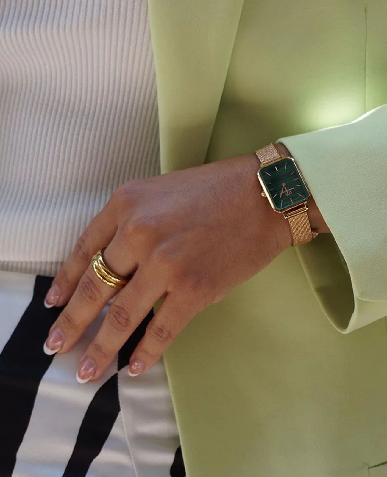 Daniel Wellington Daniel Wellington Quadro Pressed Evergold DW00100561 , наручные женские часы фото под углом