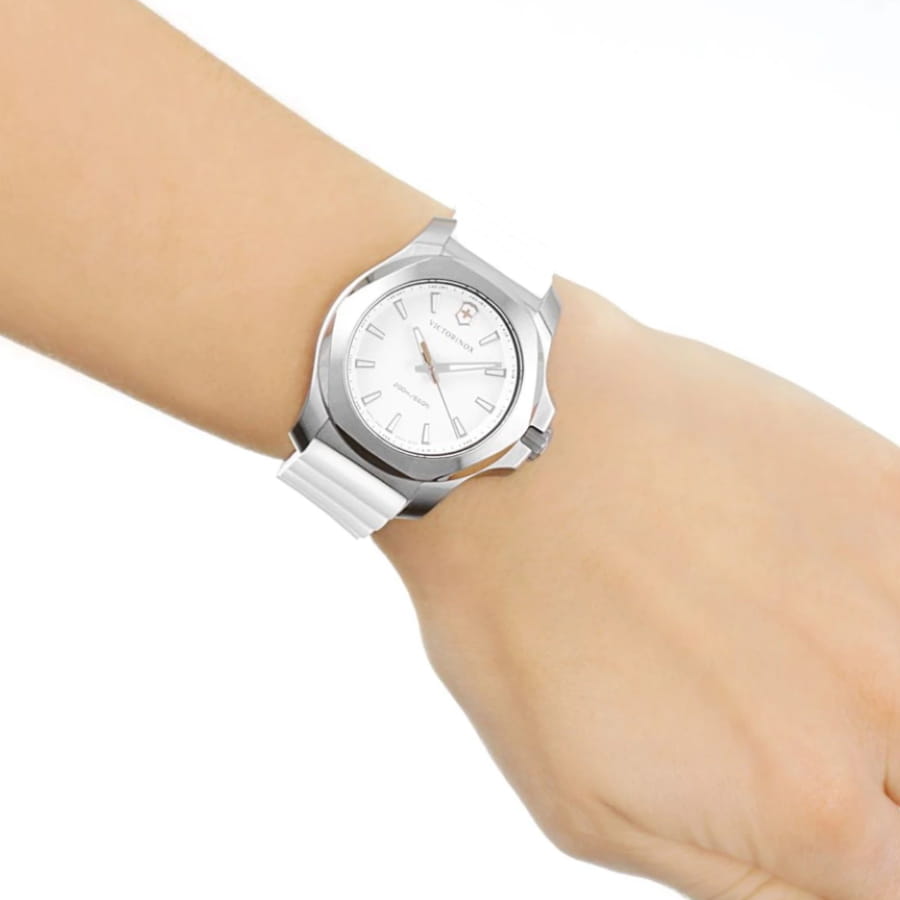 Оригинальные часы Victorinox Victorinox I.N.O.X. V 241769 кварцевые калибр механизма  общий вид