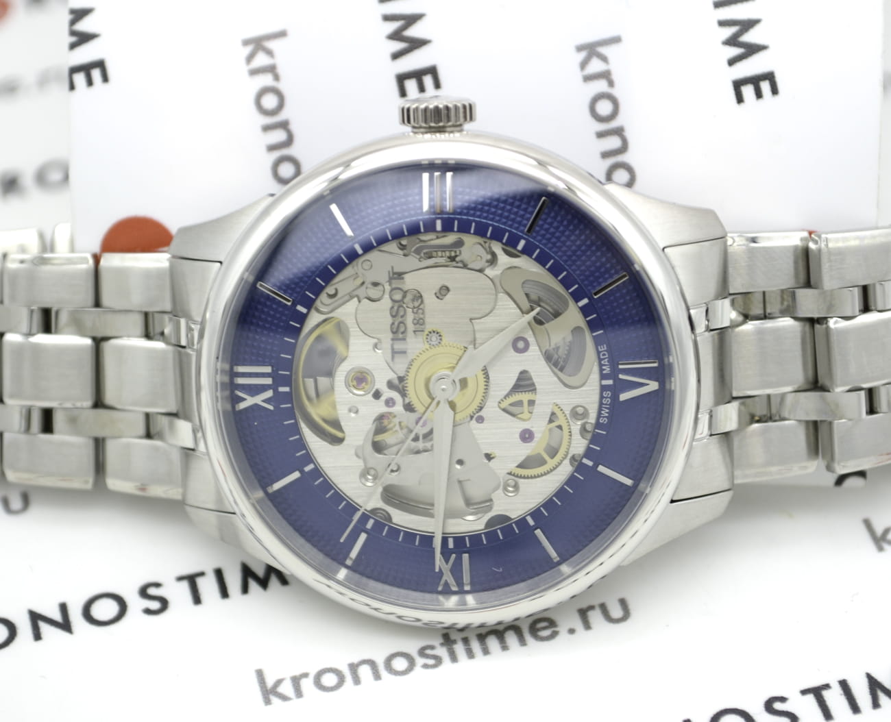 Tissot T1398361104800 мужские часы застежка крупным планом
