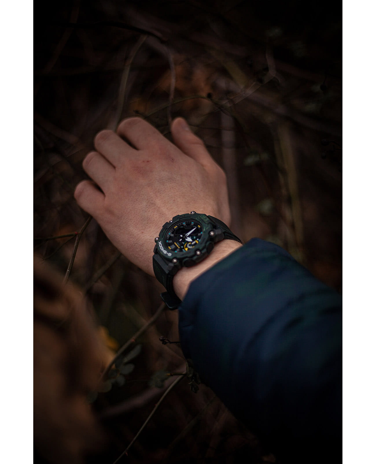Casio Casio G-Shock GA-2200MFR-3A электронные мужские часы часы крупный план  циферблата