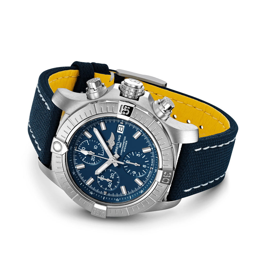 Breitling Breitling Avenger Chronograph 43 A13385101C1X1, avenger швейцария мужские часы на браслете кожаный боковой вид