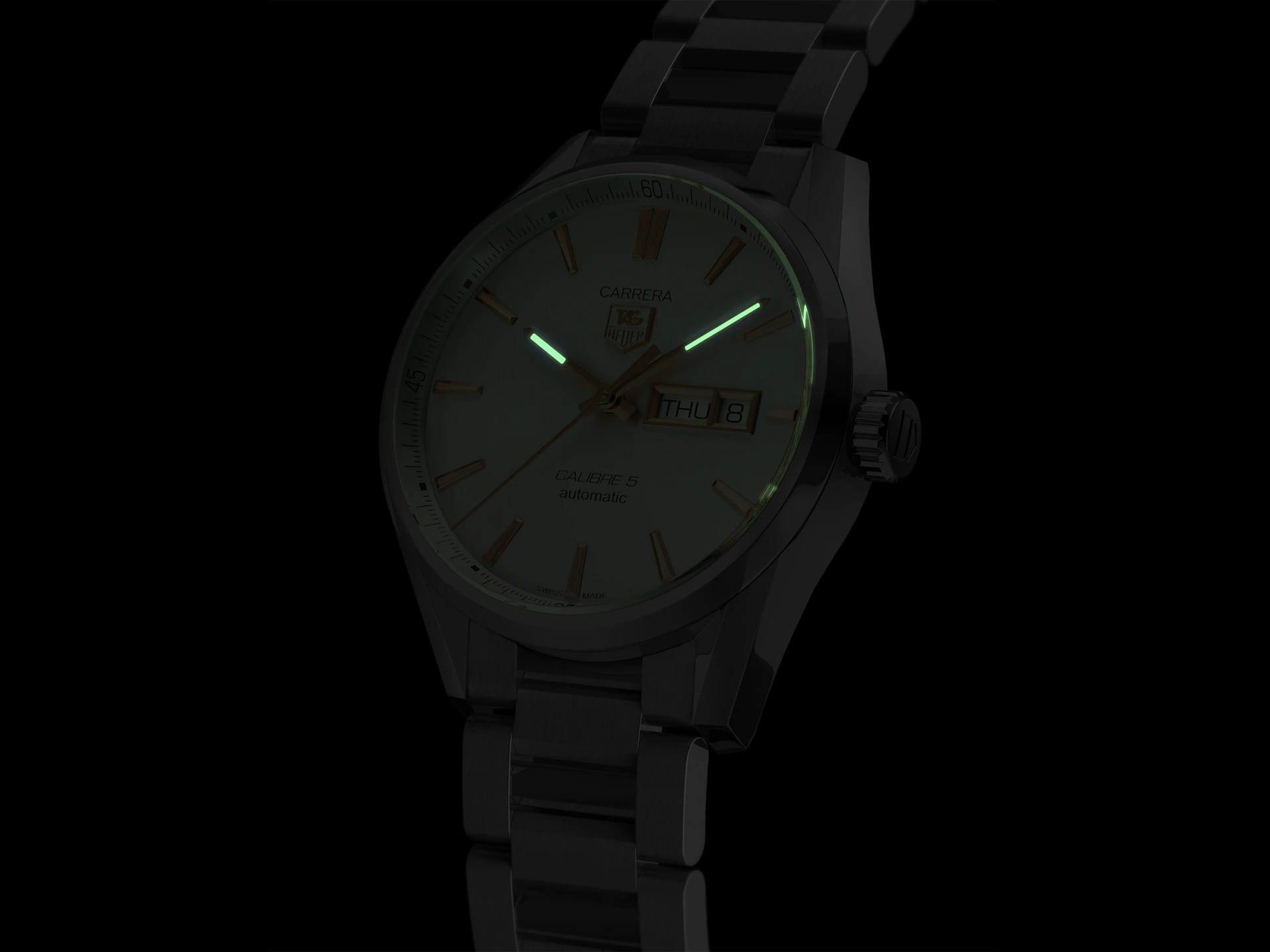 TAG Heuer TAG Heuer Carrera WAR201D.BA0723 механические мужские часы часы крупный план  циферблата