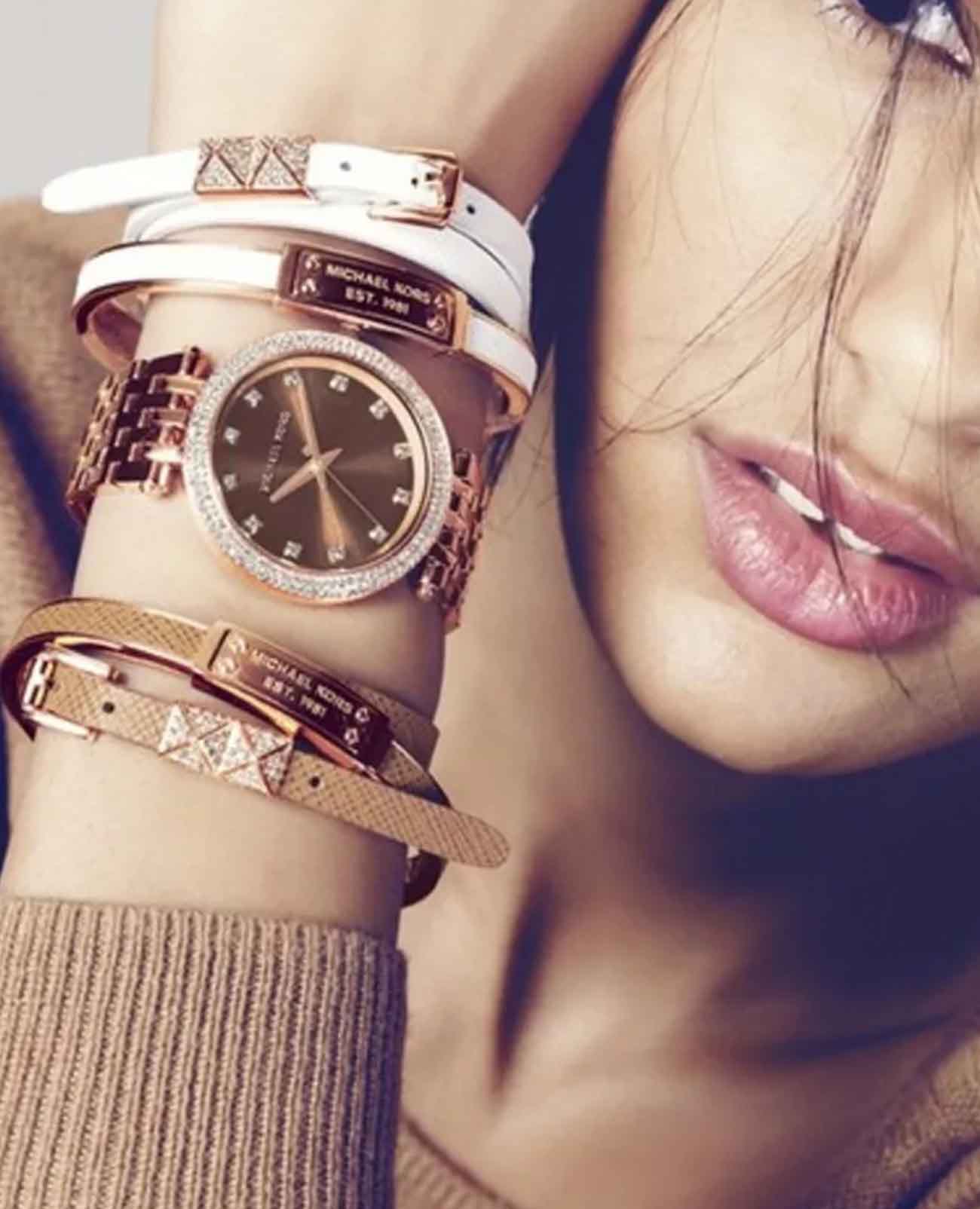 Michael Kors Michael Kors Darci MK3217,  сша женские часы на браслете нержавеющая сталь с pvd-покрытием боковой вид