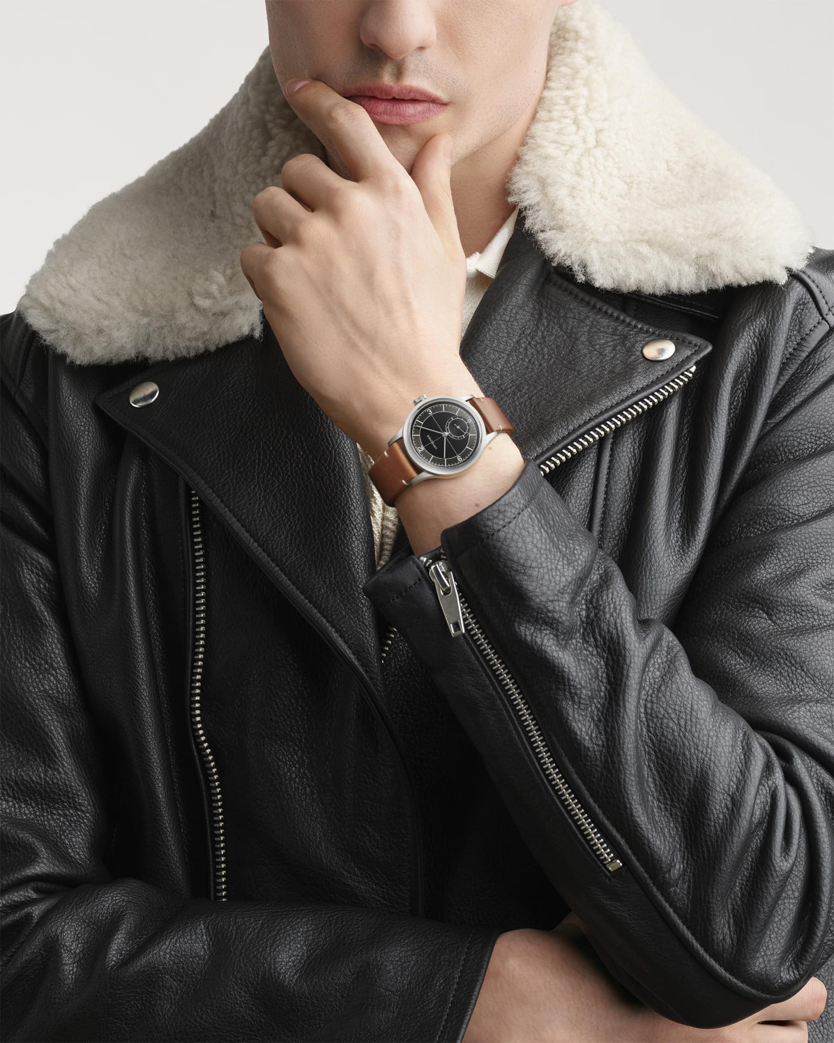 Longines Longines Heritage Classic L2.828.4.53.2 мужские часы черный циферблат на запястье