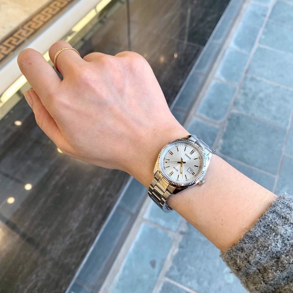 Casio Casio Collection LTP-1302D-7A2 , наручные женские часы фото под углом