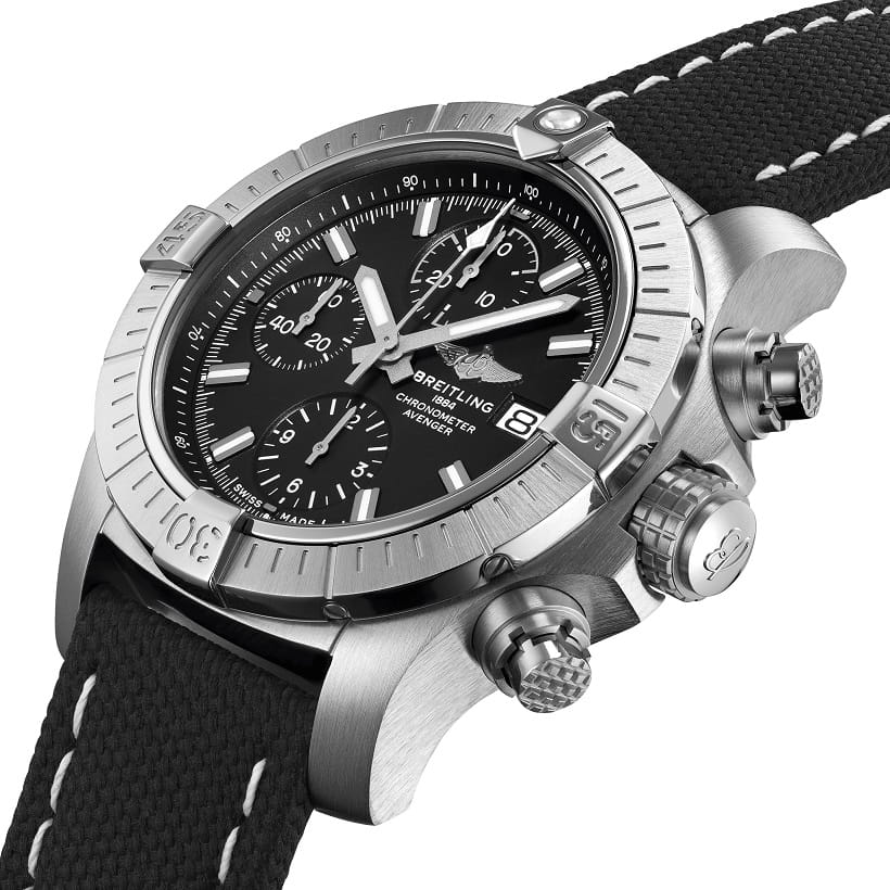 Breitling Breitling Avenger Chronograph 43 A13385101B1X2 , наручные мужские часы фото под углом