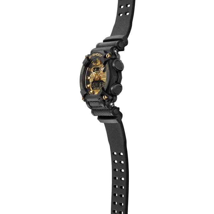 Casio Casio G-Shock GA-900AG-1A электронные мужские часы часы крупный план золотой циферблата