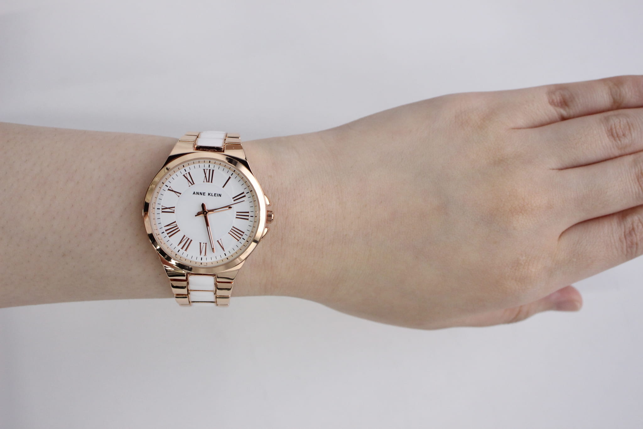 Anne Klein Anne Klein Metals 3922WTRG  - задняя крышка сталь металл корпуса, сша часы