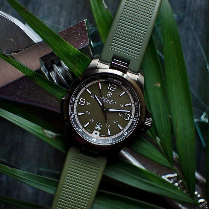 Victorinox Victorinox 241595  - задняя крышка сталь металл корпуса, швейцария часы