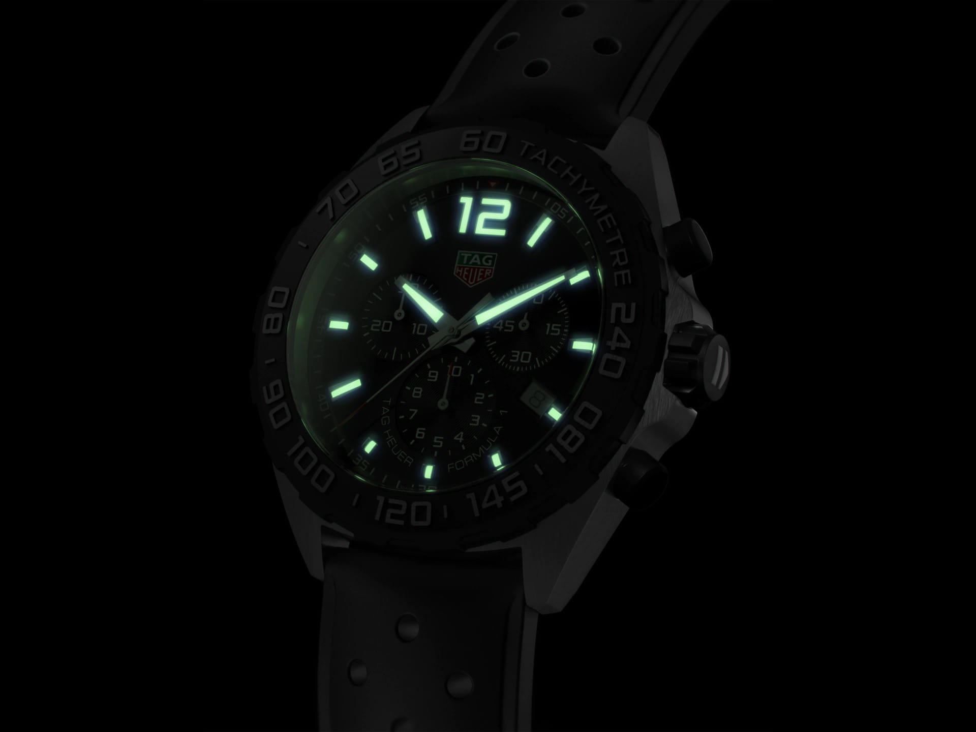 TAG Heuer TAG Heuer Formula 1 CAZ1010.FT8024 кварцевые мужские часы часы крупный план черный циферблата