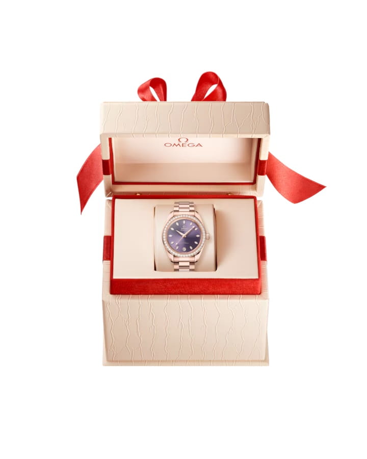 Omega Omega Seamaster Aqua Terra 220.55.34.20.60.001 механические женские часы часы крупный план фиолетовый циферблата