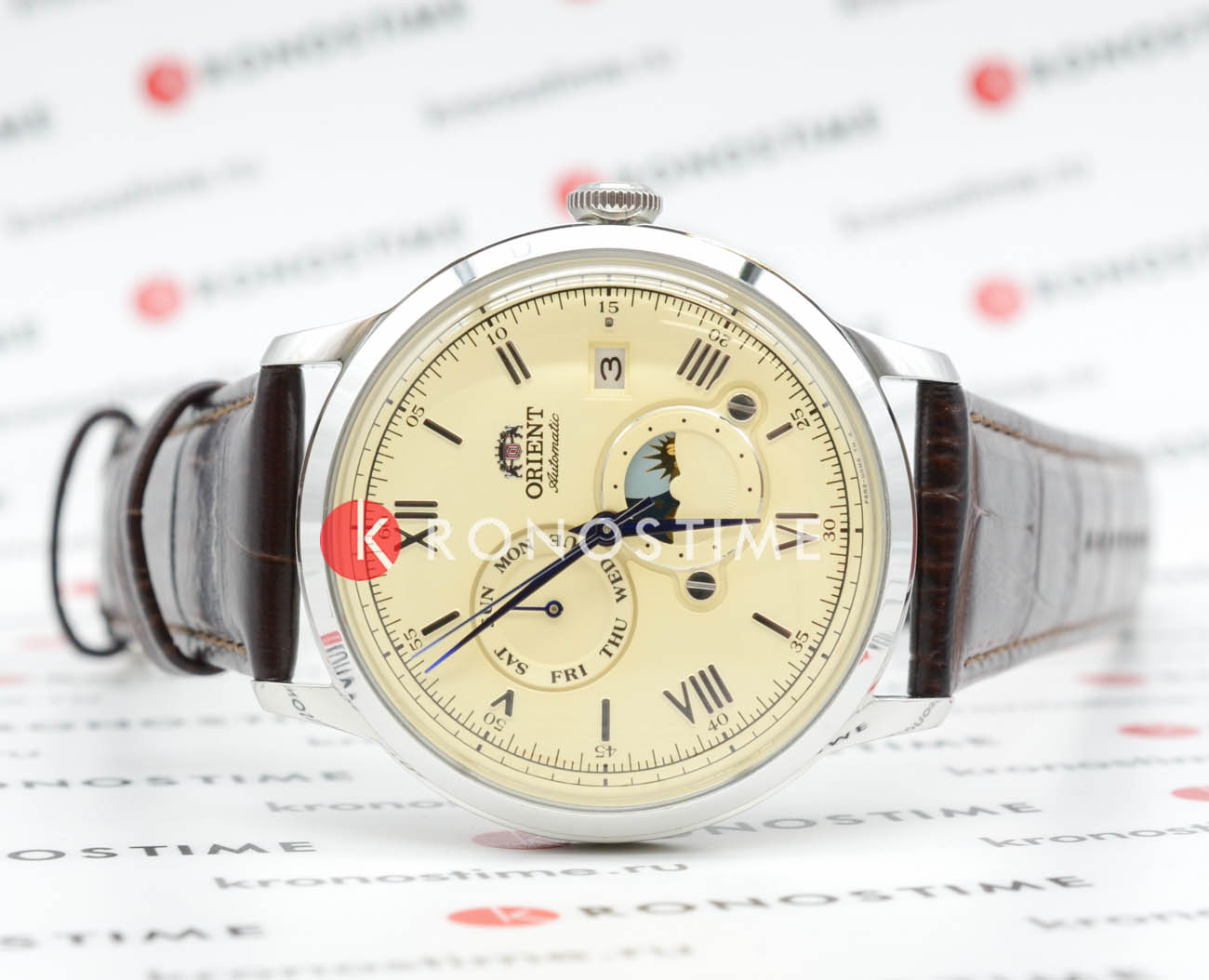 Orient Orient Sun & Moon RA-AK0803Y (RN-AK0803Y) , наручные мужские часы фото под углом