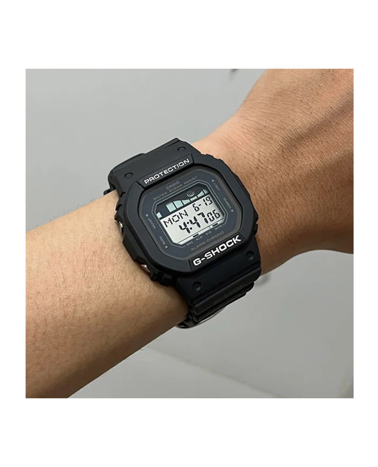 Casio Casio G-Shock GLX-S5600-1DR (GLX-S5600-1) , наручные женские часы фото под углом