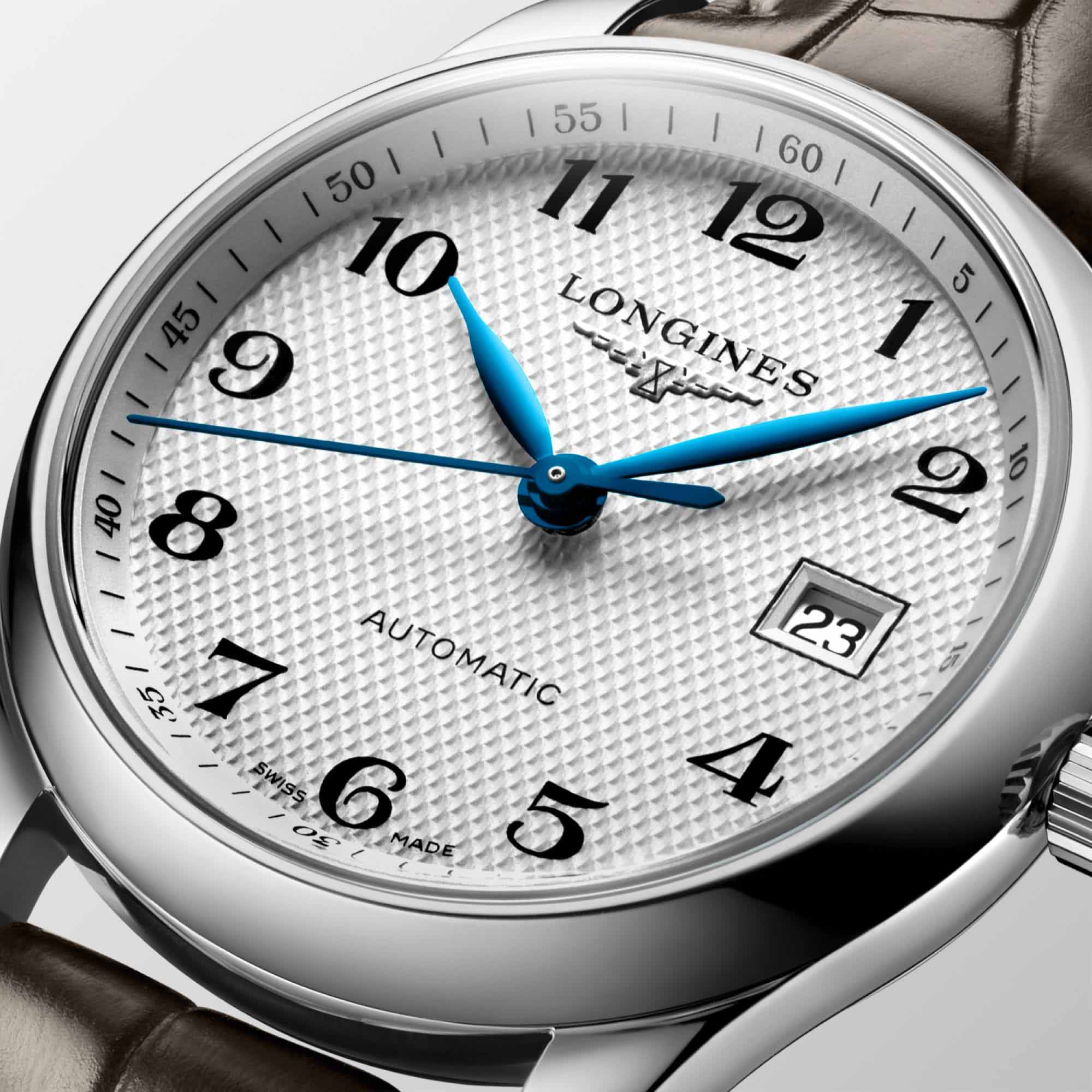 Longines Longines Master Collection L2.257.4.78.3 механические женские часы часы крупный план белый циферблата