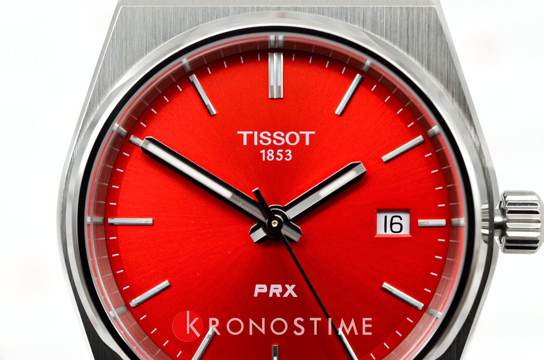 Tissot T1372101142100 женские часы застежка крупным планом