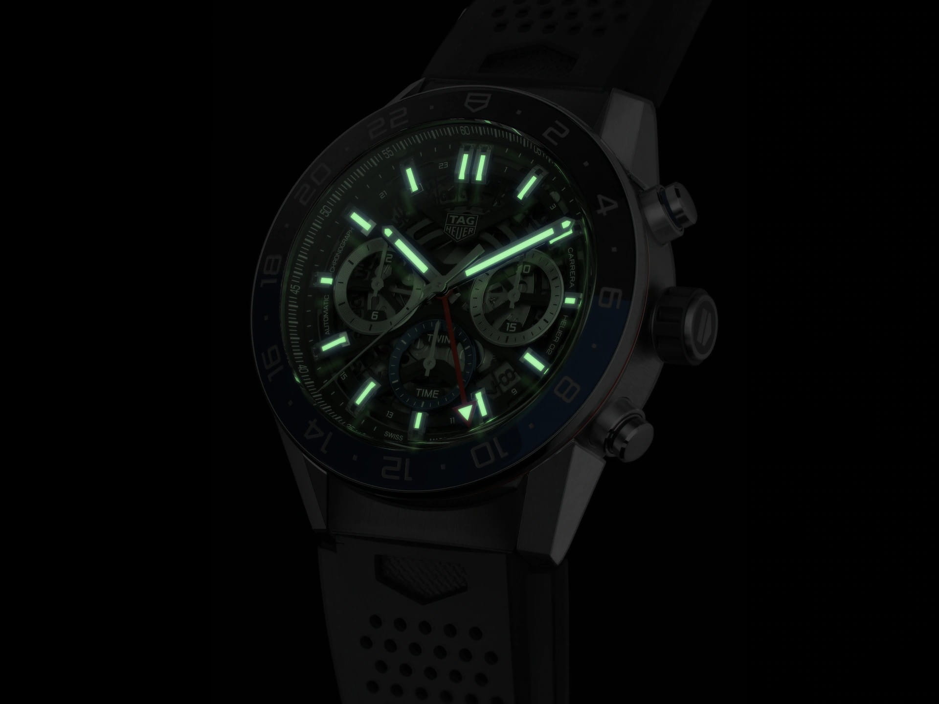 TAG Heuer TAG Heuer Carrera CBG2A1Z.FT6157 механические мужские часы часы крупный план черный циферблата
