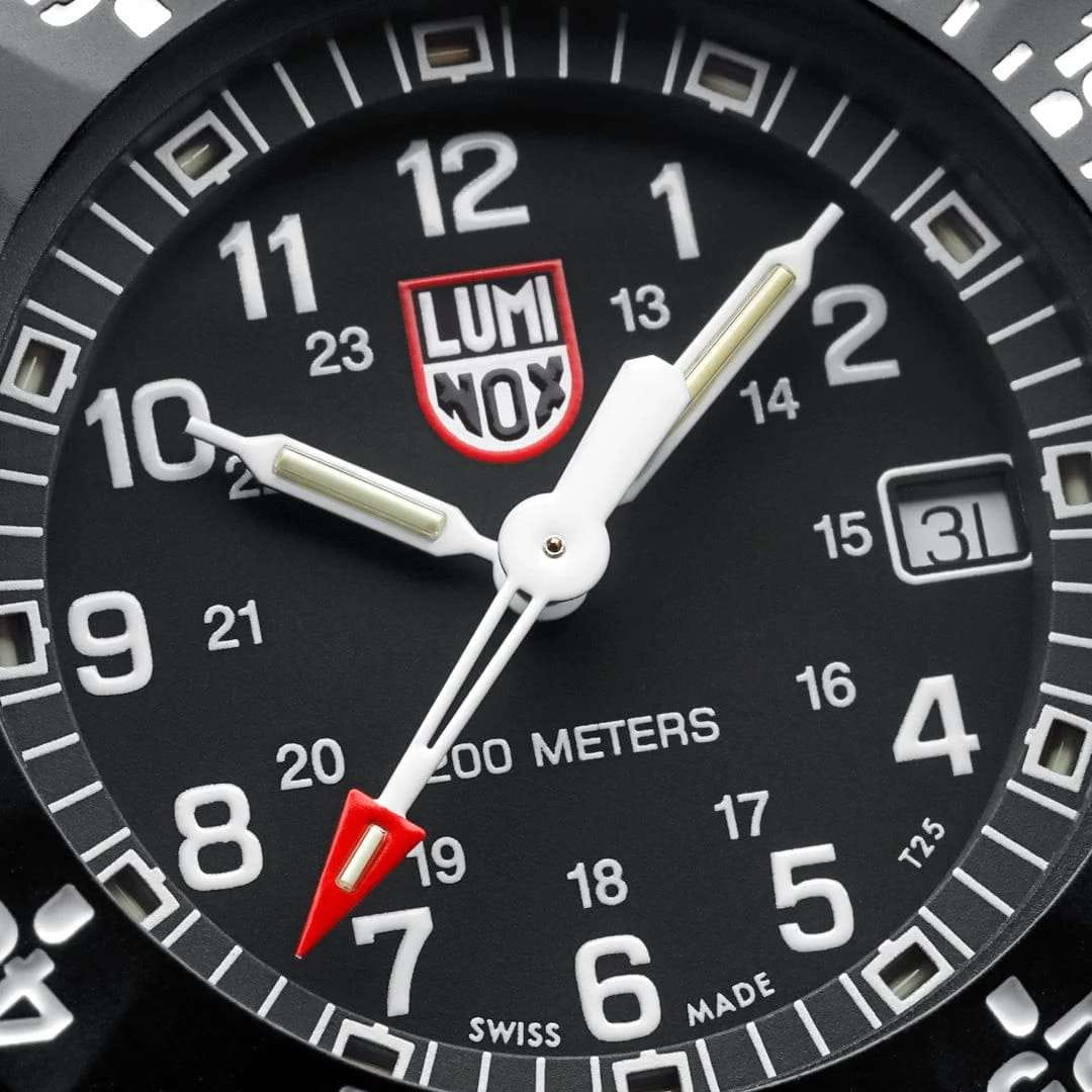 Оригинальные часы Luminox Luminox Original Navy SEAL XS.3001.H кварцевые калибр механизма eta f06.412 общий вид