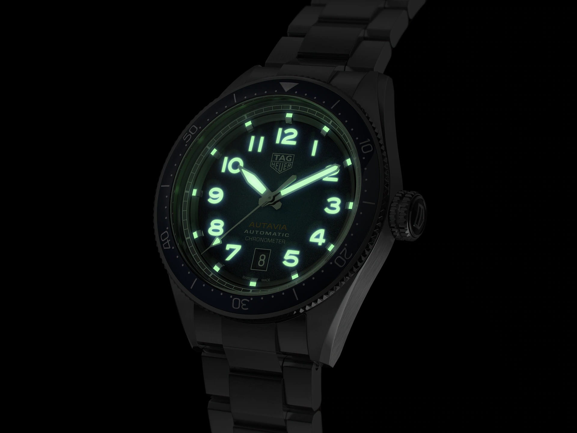 TAG Heuer TAG Heuer Autavia WBE5116.EB0173 механические мужские часы часы крупный план синий циферблата
