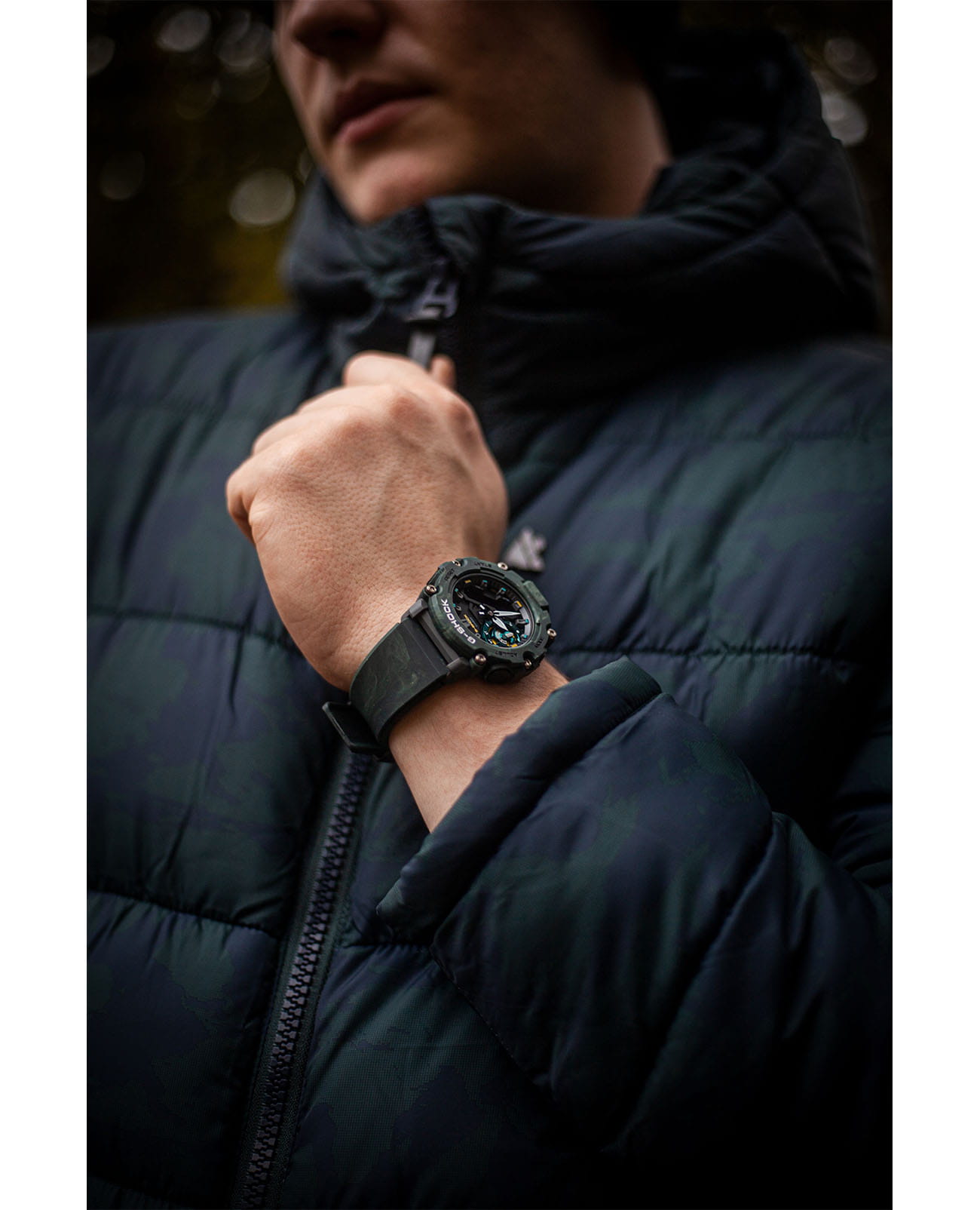 Casio Casio G-Shock GA-2200MFR-3A мужские часы  циферблат на запястье