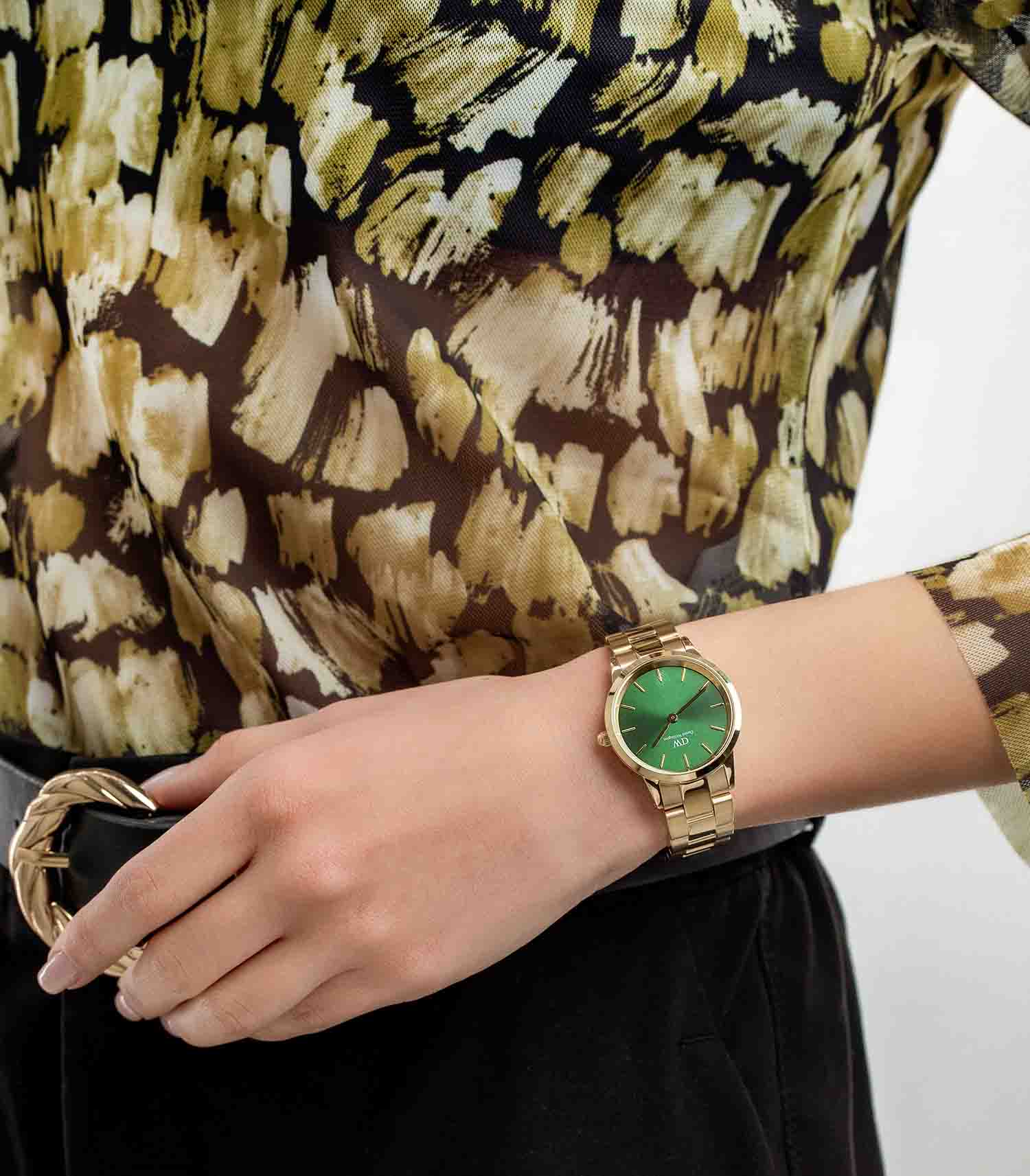 Daniel Wellington Daniel Wellington Iconic Link Emerald DW00100554  — детали корпуса и сталь c pvd покрытием
