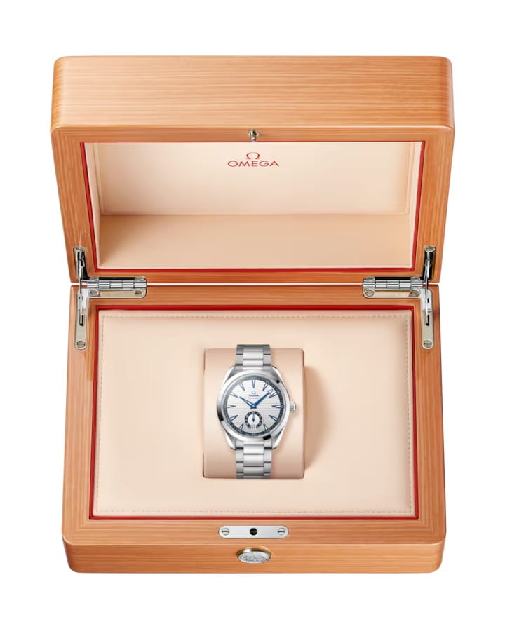 Omega Omega Seamaster Aqua Terra 220.10.41.21.02.004 механические мужские часы часы крупный план серебристый циферблата