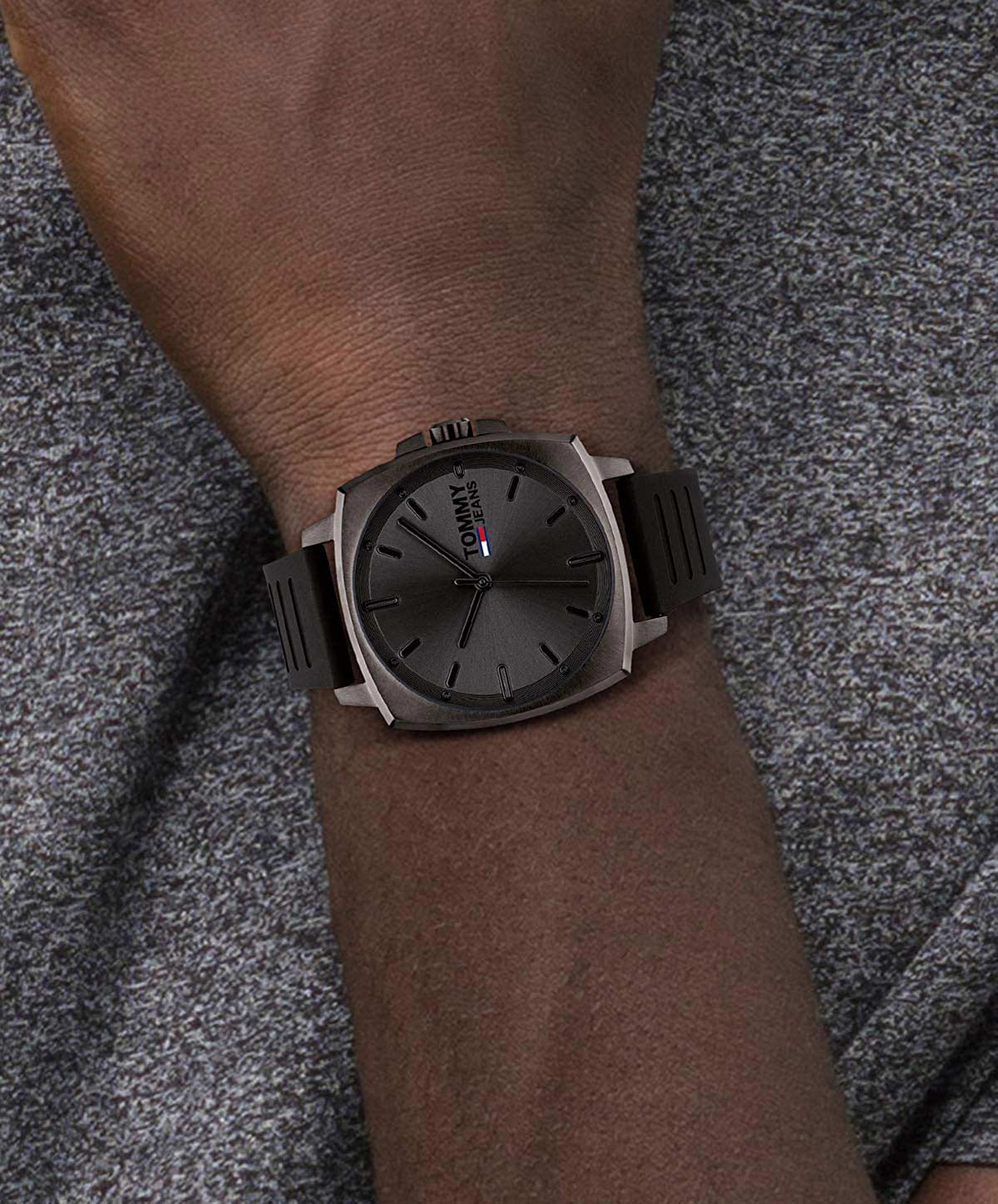 Tommy Hilfiger Tommy Hilfiger Classic 1791864 , наручные мужские часы фото под углом