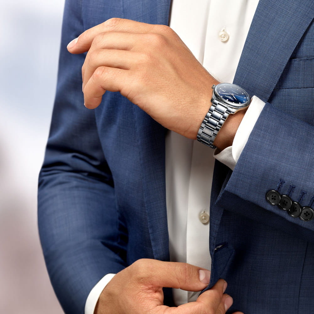 Longines Longines Master Collection  L2.793.4.97.6, master collection швейцария мужские часы на браслете нержавеющая сталь боковой вид