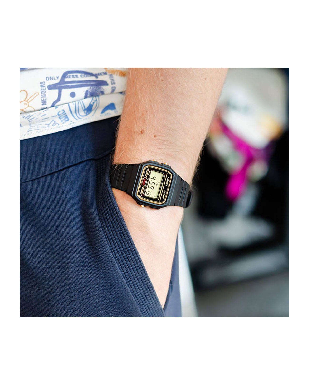 Casio Casio Illuminator F-91WG-9QDF , наручные мужские часы фото под углом