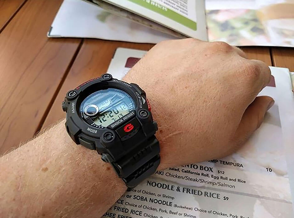 Casio Casio G-Shock G-7900-1DR (G-7900-1E) мужские часы серый циферблат на запястье