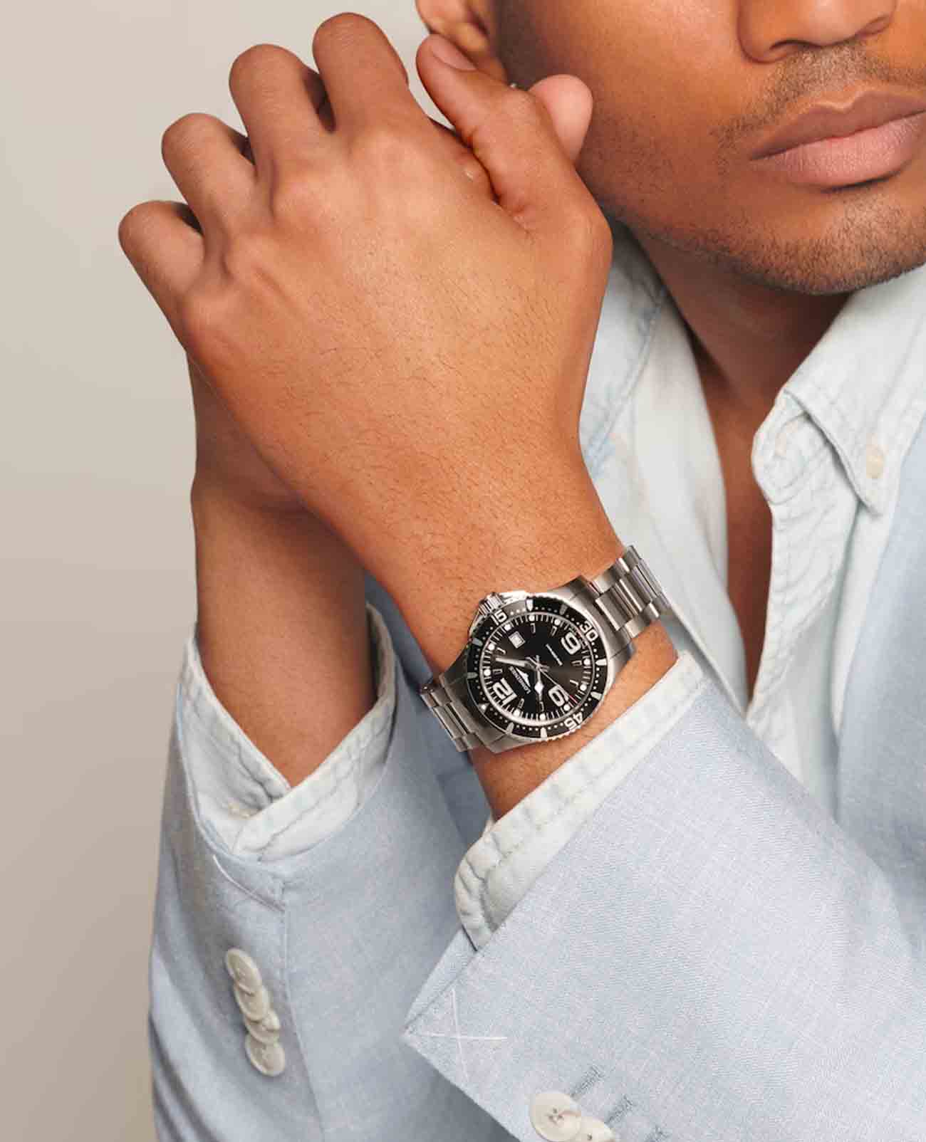 Longines Longines HydroConquest L3.730.4.56.6 кварцевые мужские часы часы крупный план черный циферблата