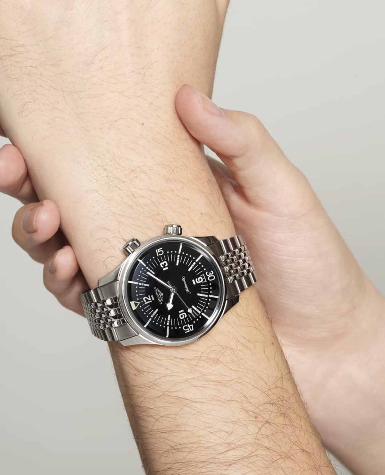 Longines Longines Legend Diver L3.764.4.50.6 механические мужские часы часы крупный план черный циферблата
