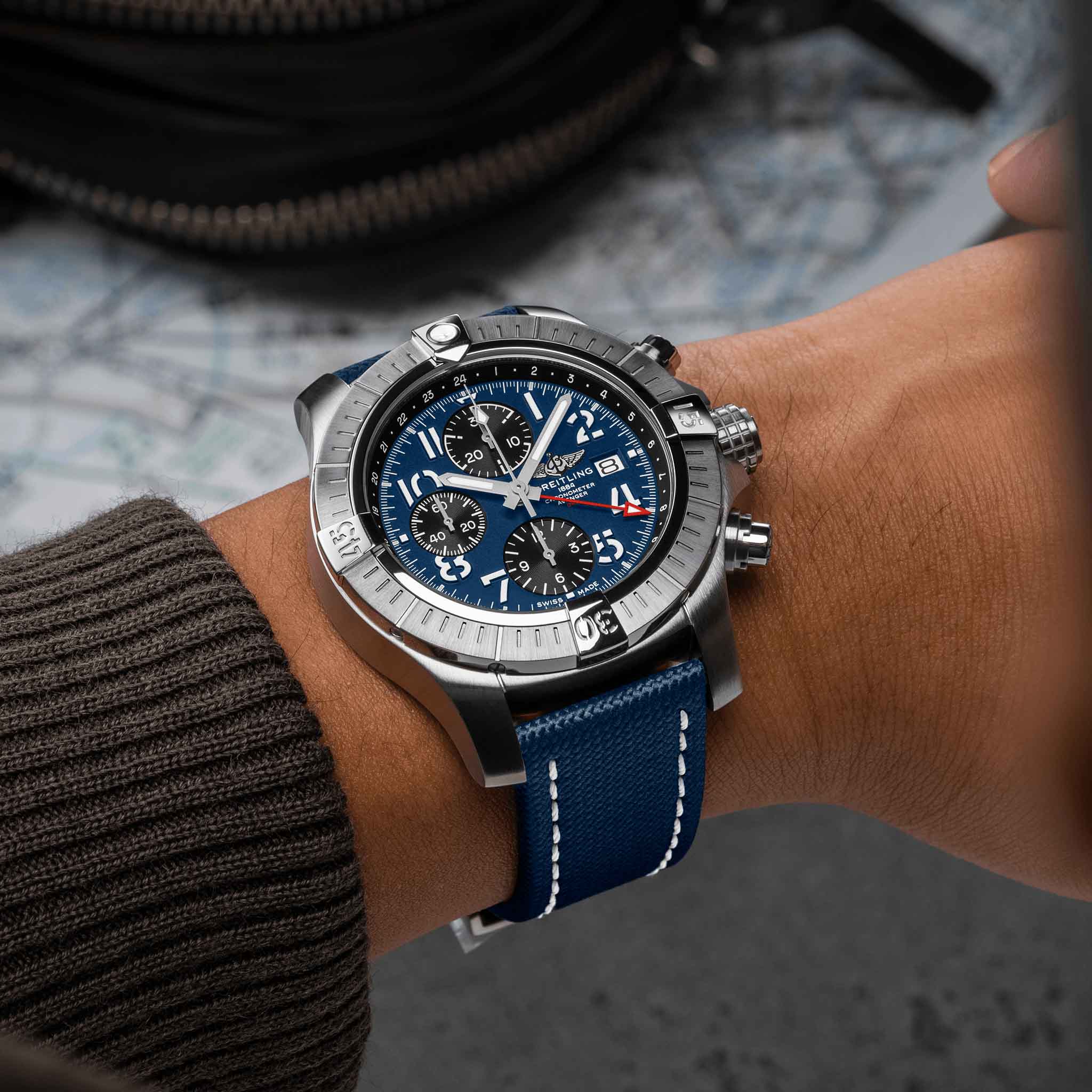 Breitling Breitling Avenger Chronograph GMT 45 A24315101C1X2 мужские часы синий циферблат на запястье