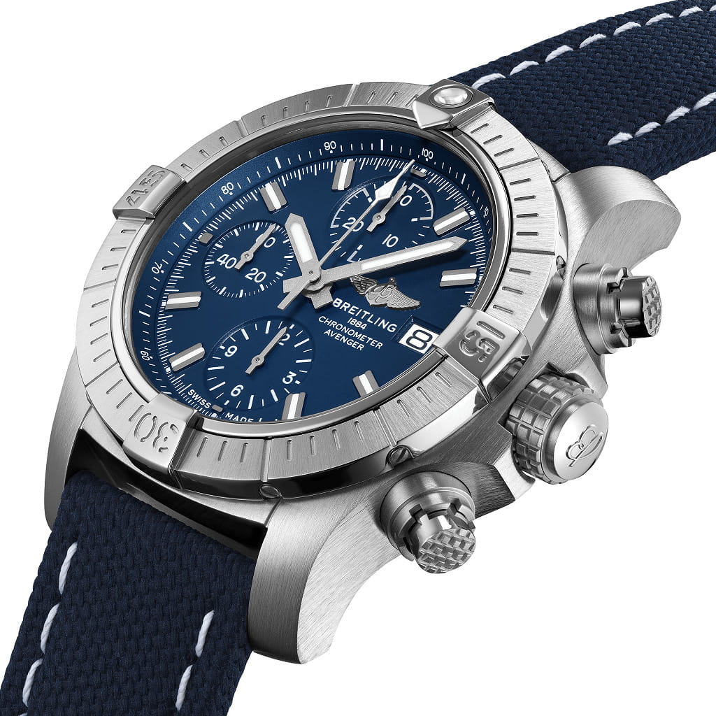 Breitling Breitling Avenger Chronograph 43 A13385101C1X1 , наручные мужские часы фото под углом