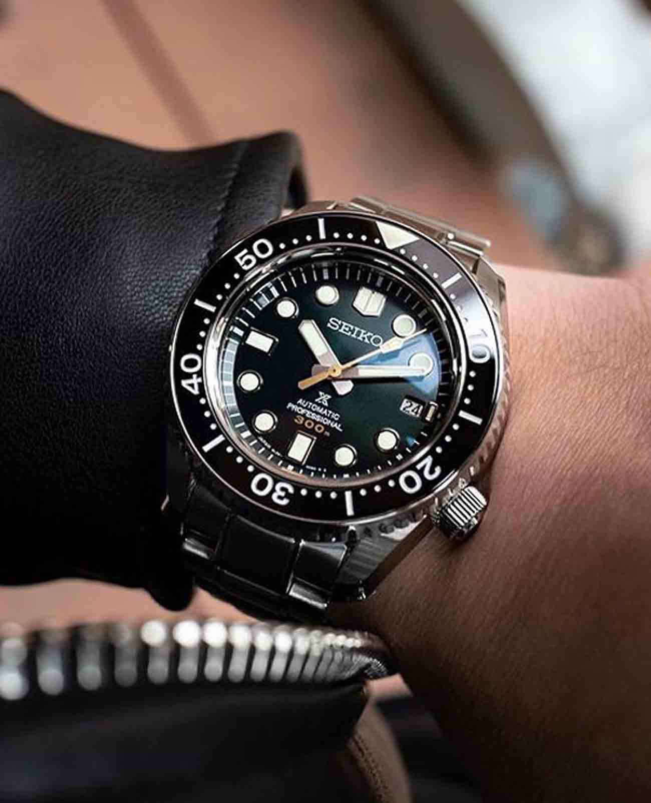 Seiko Seiko Prospex SLA047J1  — детали корпуса и нержавеющая сталь