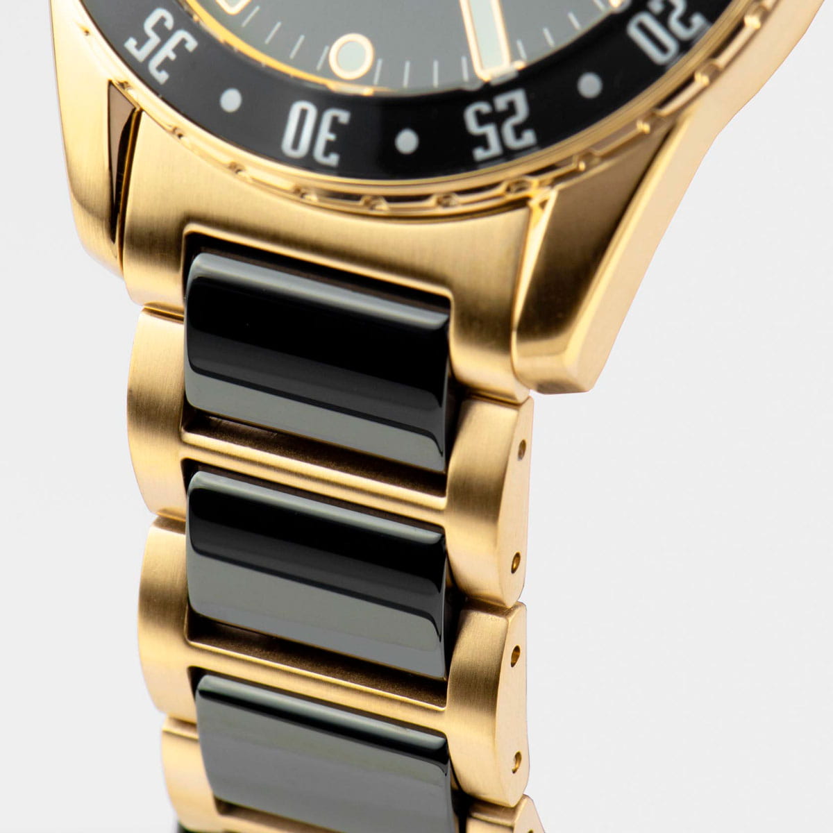 Jacques Lemans Jacques Lemans High Tech Ceramic 42-10G мужские часы черный циферблат на запястье