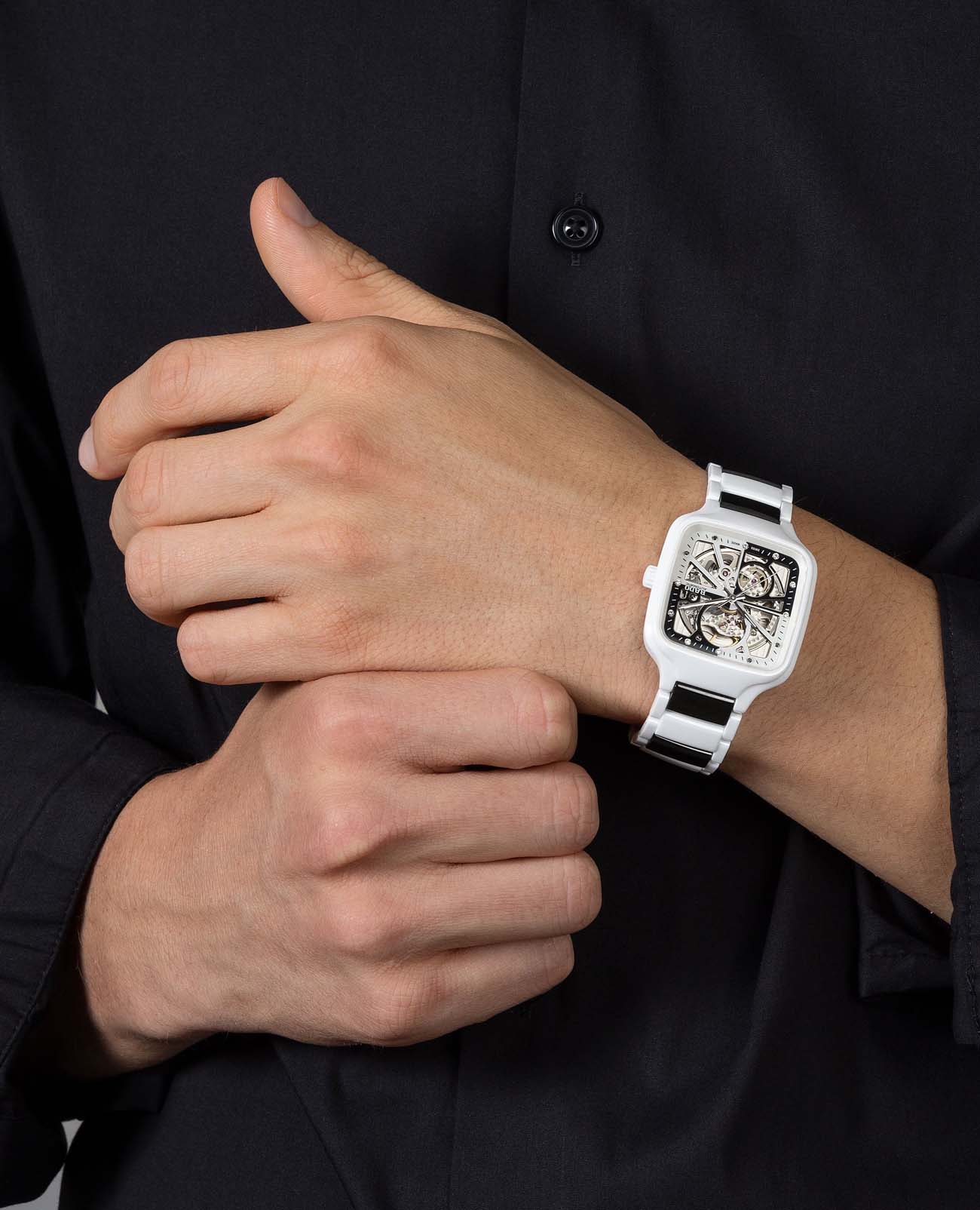 Rado Rado True Square Automatic Open Heart R27073752 механические мужские часы часы крупный план  циферблата
