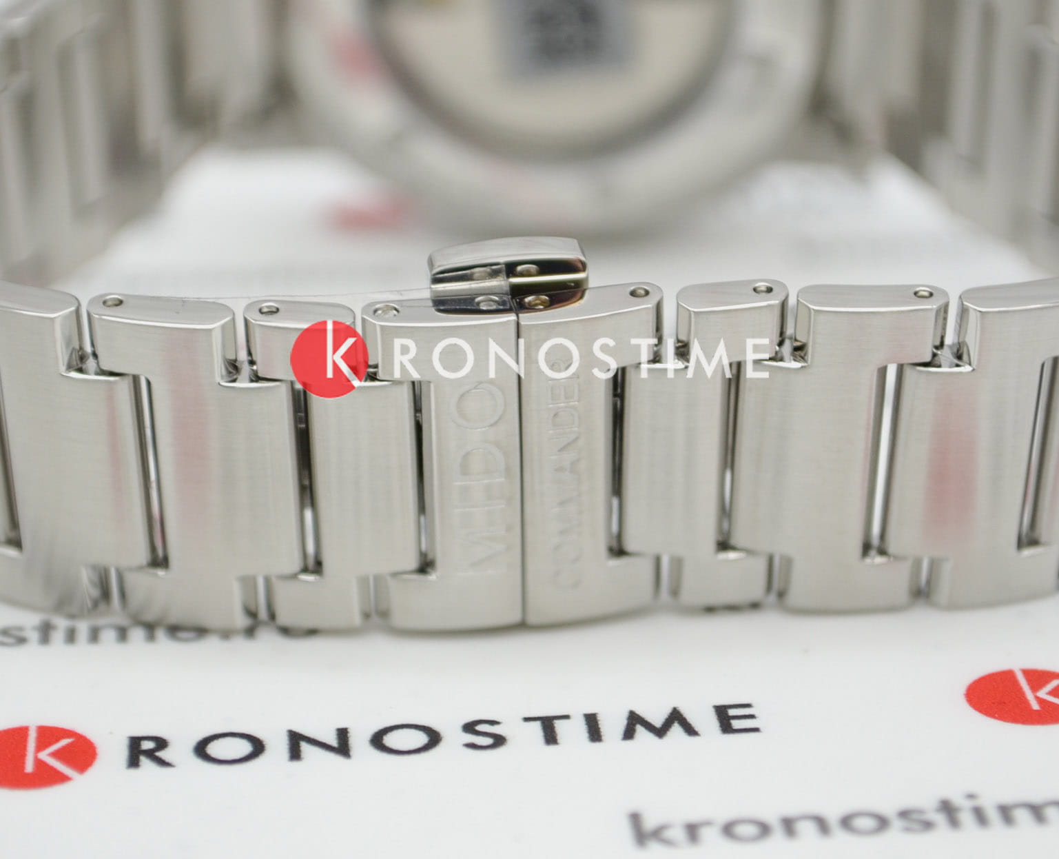 Mido Mido Commander Big Date M021.626.11.091.00 механические мужские часы часы крупный план зеленый циферблата