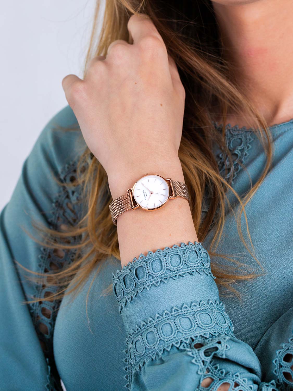 Rosefield Rosefield The Small Edit 26WR-265  — детали корпуса и сталь c pvd покрытием