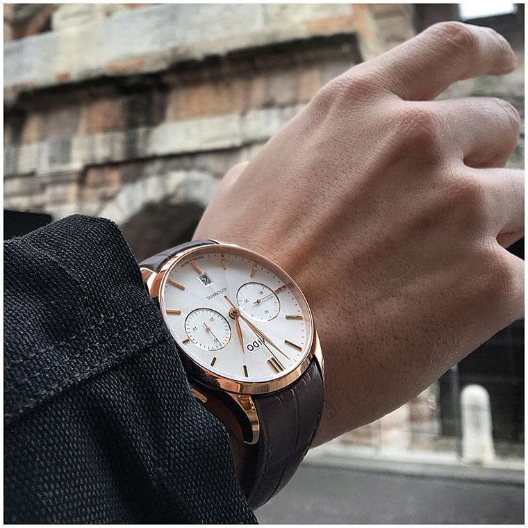 Mido Mido Belluna Sunray M024.427.36.031.00 мужские часы  циферблат на запястье