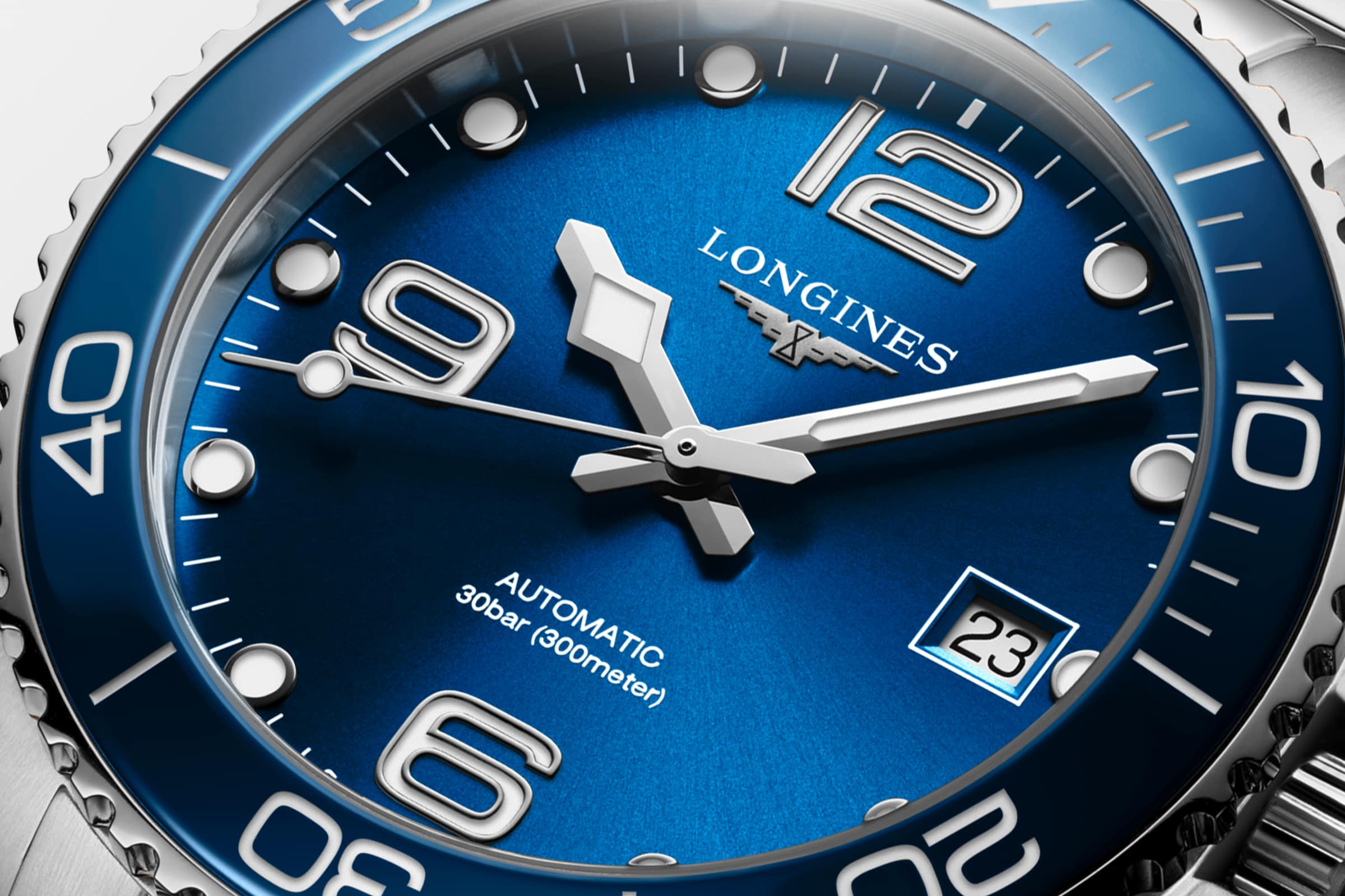 Longines Longines HydroConquest L3.780.4.96.6 , наручные женские часы фото под углом
