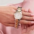Guess GW0404L2